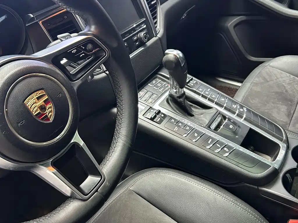 Macan 2014 Macan 2.0T купить на сайте DeffCars