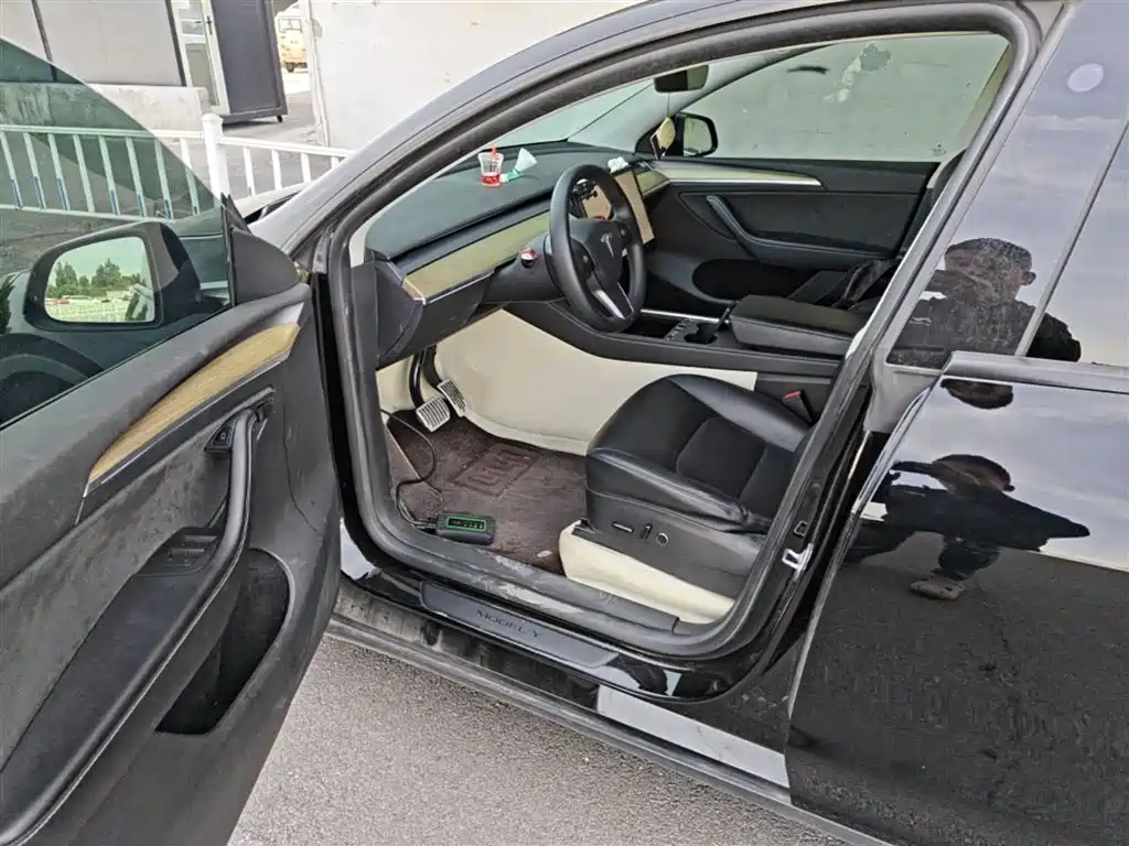 Model Y 2022 facelift rear-wheel drive version купить на сайте DeffCars