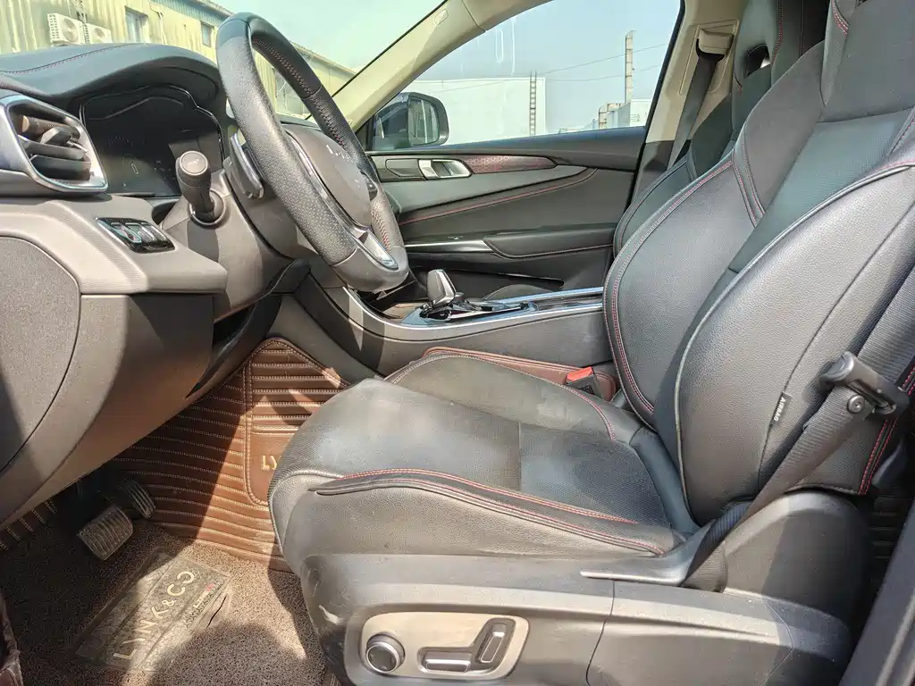 Lynk & Co 01 2019 2.0T 4WD Pro version National VI купить на сайте DeffCars