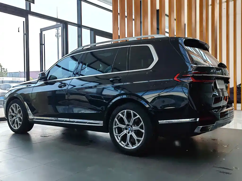BMW X7 2024 xDrive40i Leading Luxury Package купить на сайте DeffCars