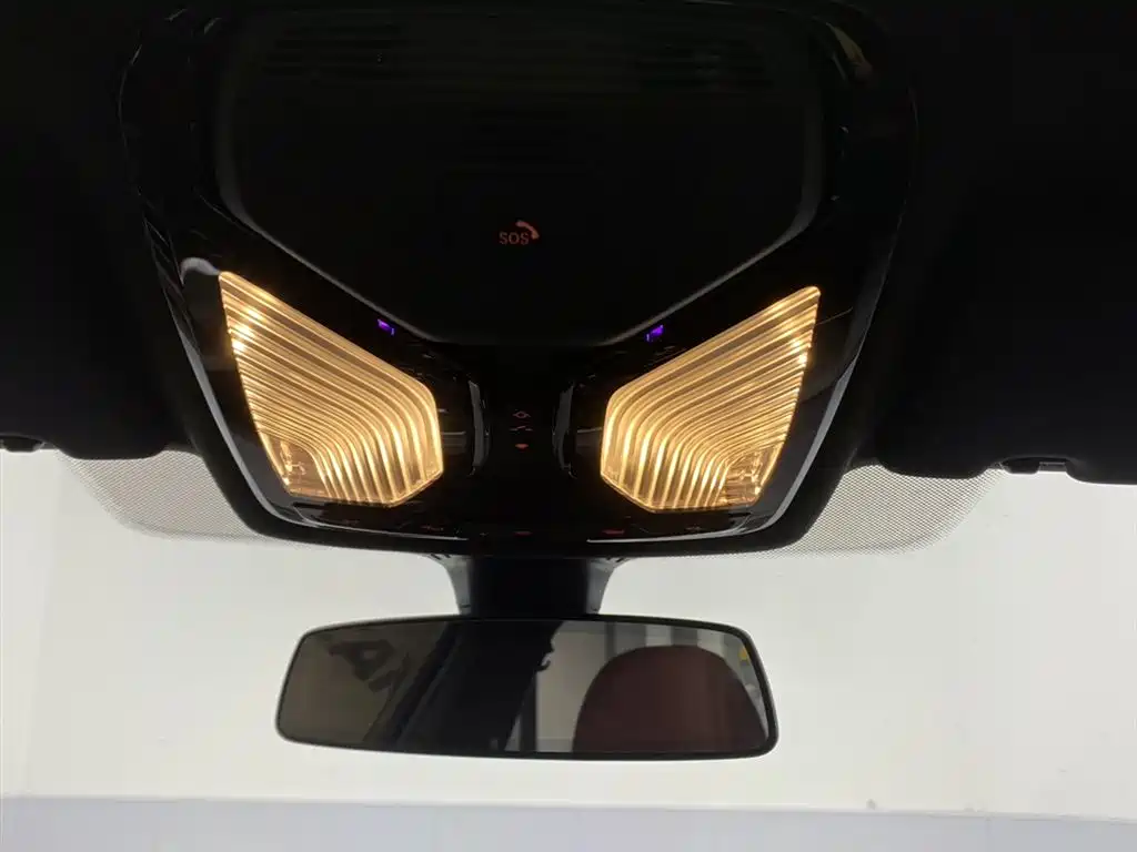 BMW 5 Series 2023 530Li Leading M Sports Package купить на сайте DeffCars
