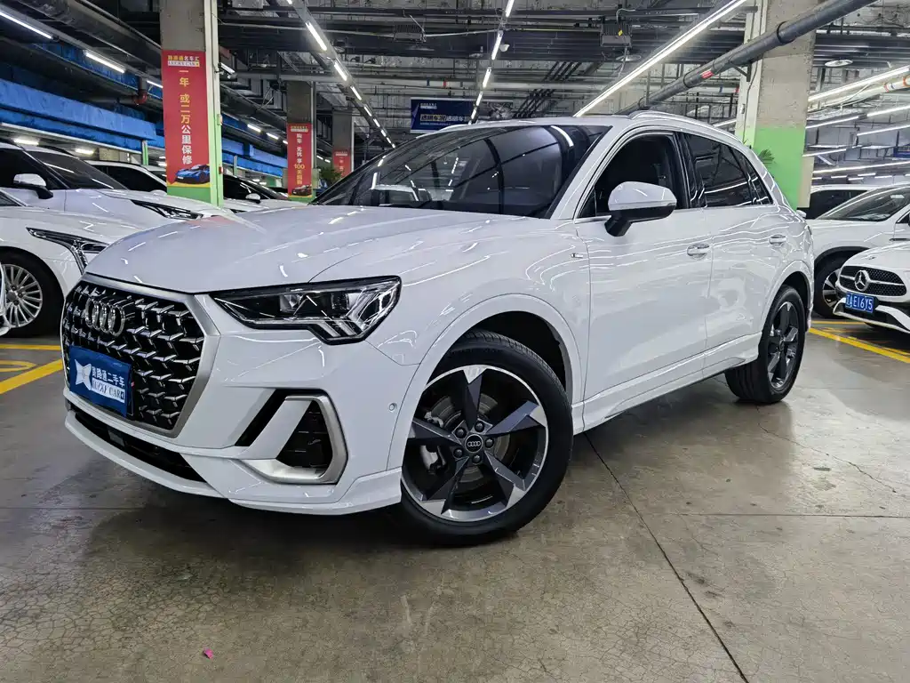 Audi Q3 2024 35 TFSI Fashionable and Dynamic купить на сайте DeffCars