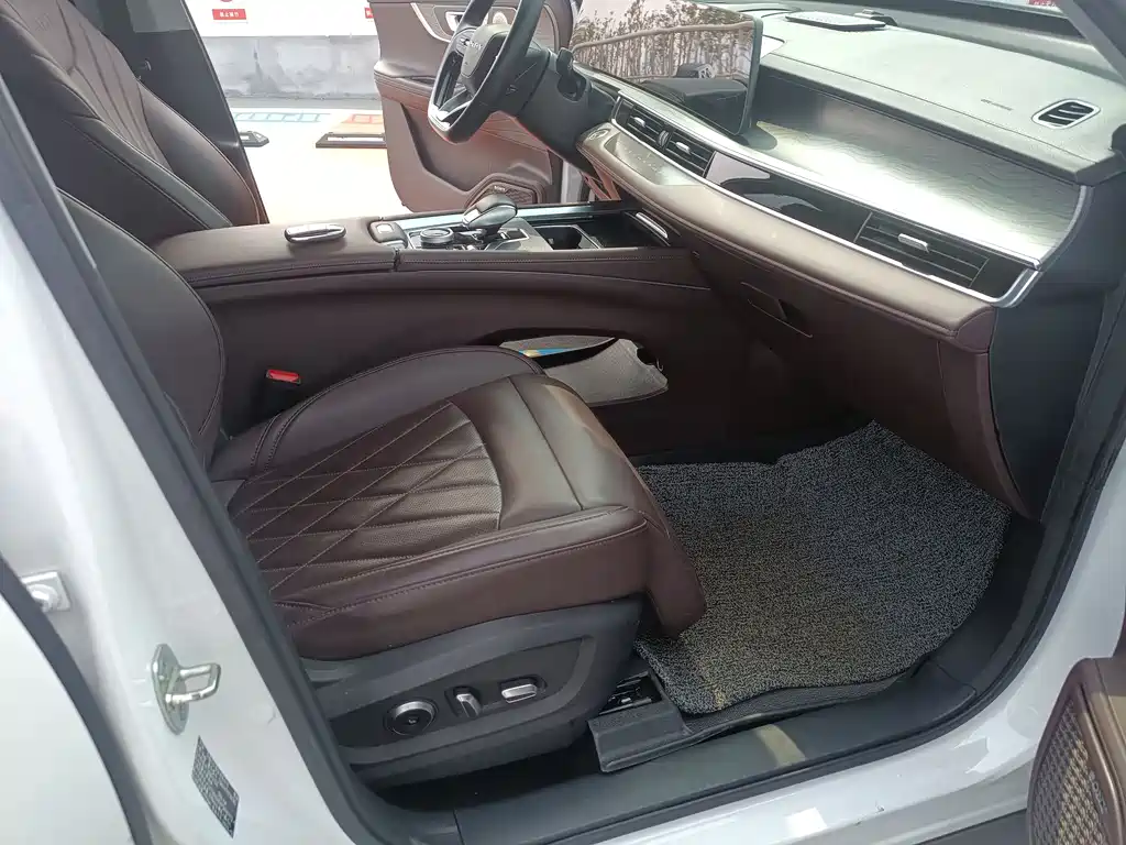 Tiggo 8 PRO 2024 Champion Edition 390T 2WD Peak Edition 5 seats купить на сайте DeffCars
