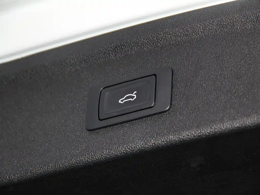 Audi A3 2024 Sportback 35 TFSI luxury sports model купить на сайте DeffCars