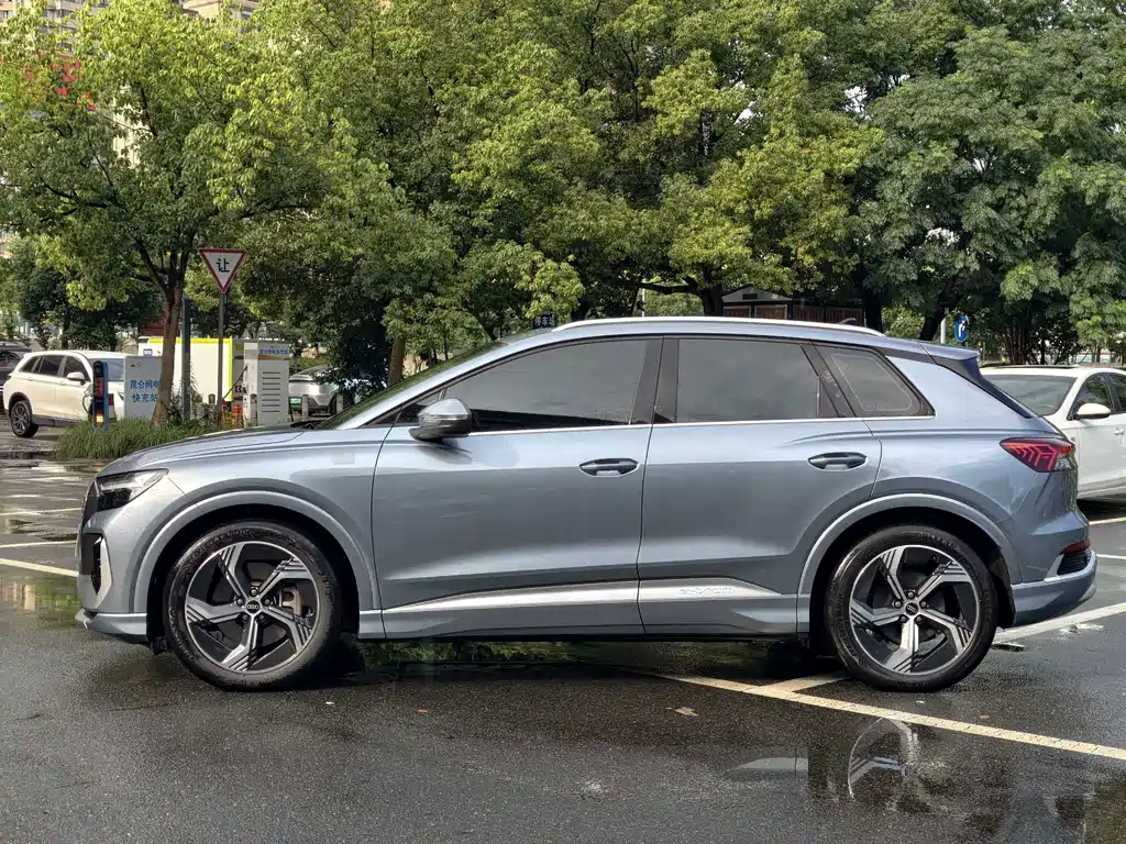 Audi Q4 e-tron 2022 50 quattro купить на сайте DeffCars