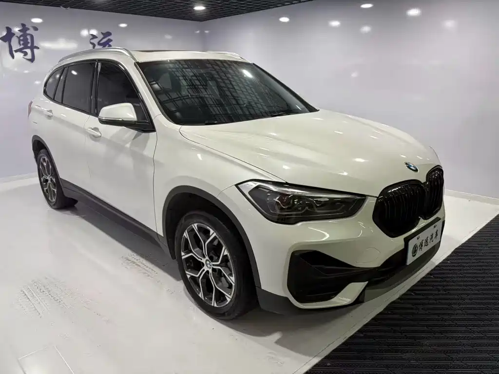BMW X1 2022 sDrive25Li Leading купить на сайте DeffCars