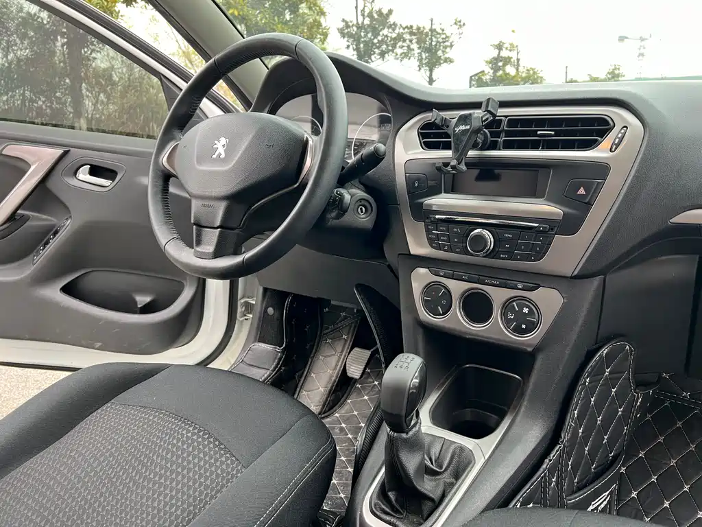 Peugeot 301 2014 1.6L manual luxury version купить на сайте DeffCars