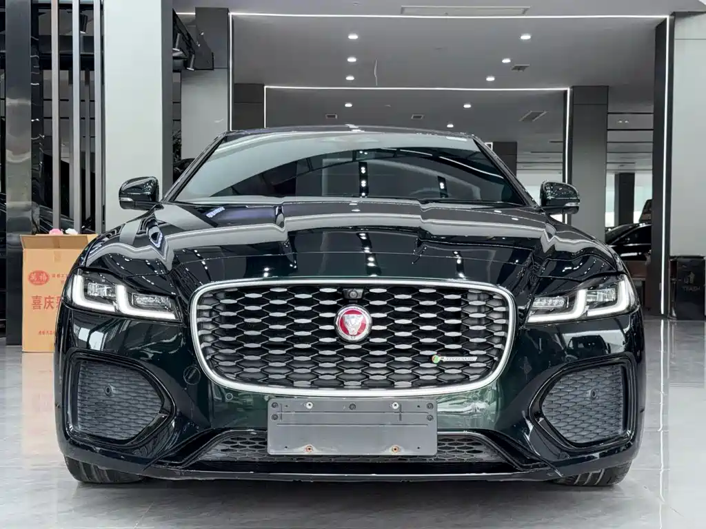 Jaguar XFL 2023 XFL 2.0T P250 two-wheel drive elite sports version купить на сайте DeffCars