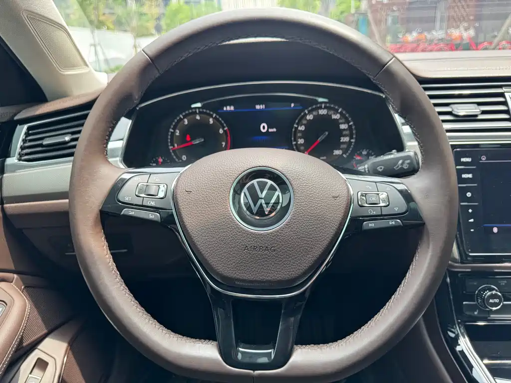 Huiang 2021 380TSI Deluxe Edition купить на сайте DeffCars