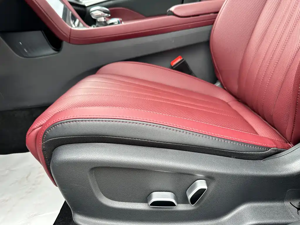 Hongqi H5 2023 2.0T Automatic Intelligent Connected Flag Edition купить на сайте DeffCars