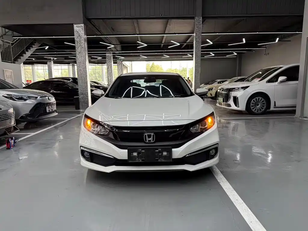 Civic 2019 220TURBO CVT Dynamic Edition National V купить на сайте DeffCars