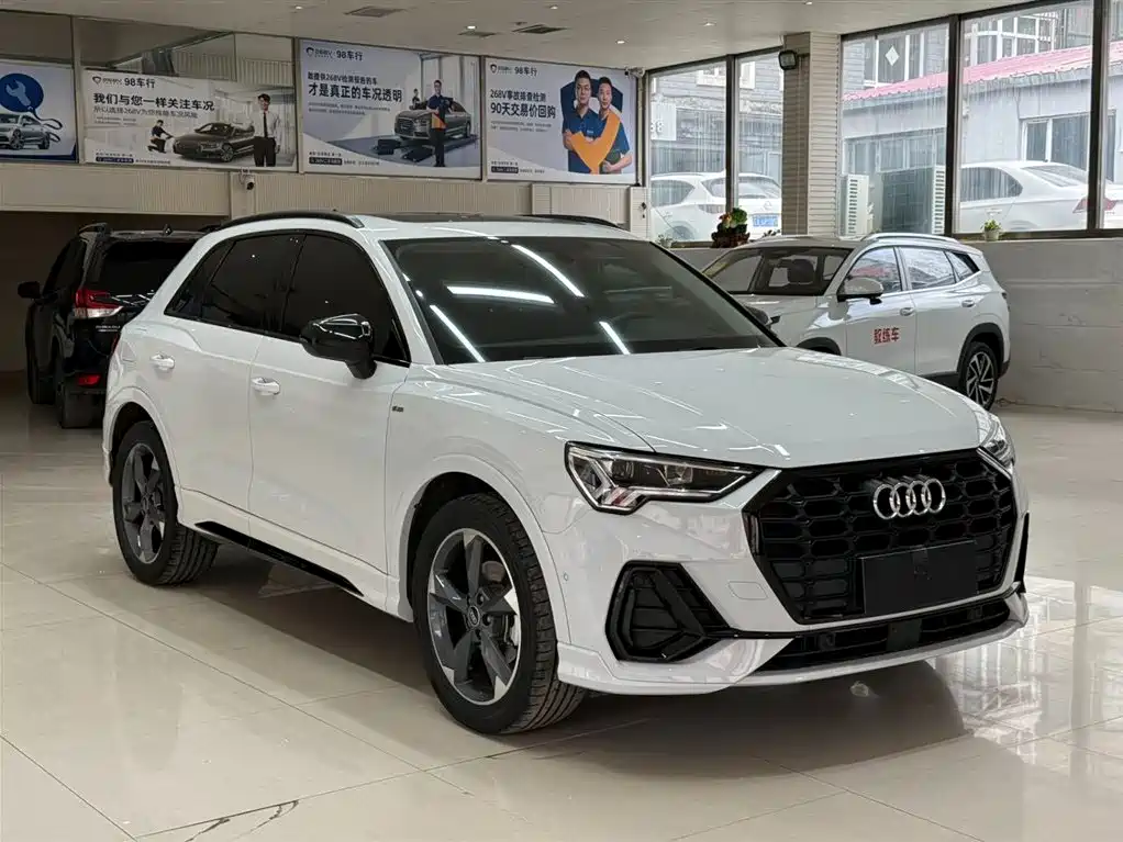 Audi Q3 2023 35 TFSI Fashionable and Dynamic (1.4T) купить на сайте DeffCars