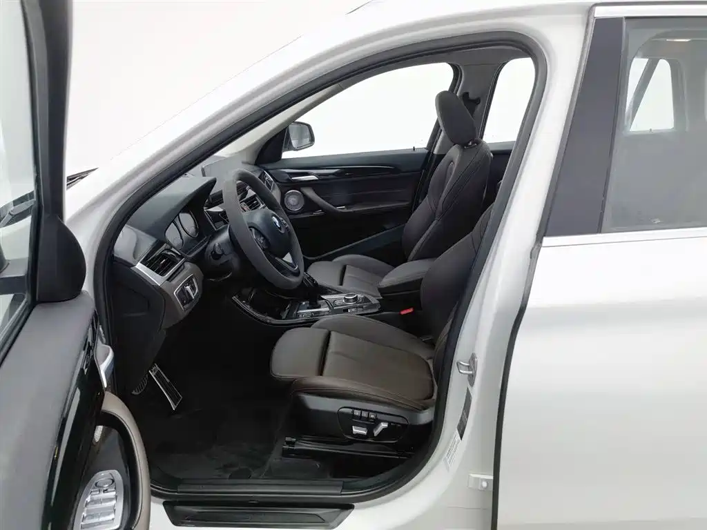 BMW X1 2021 sDrive20Li Fashion Model купить на сайте DeffCars