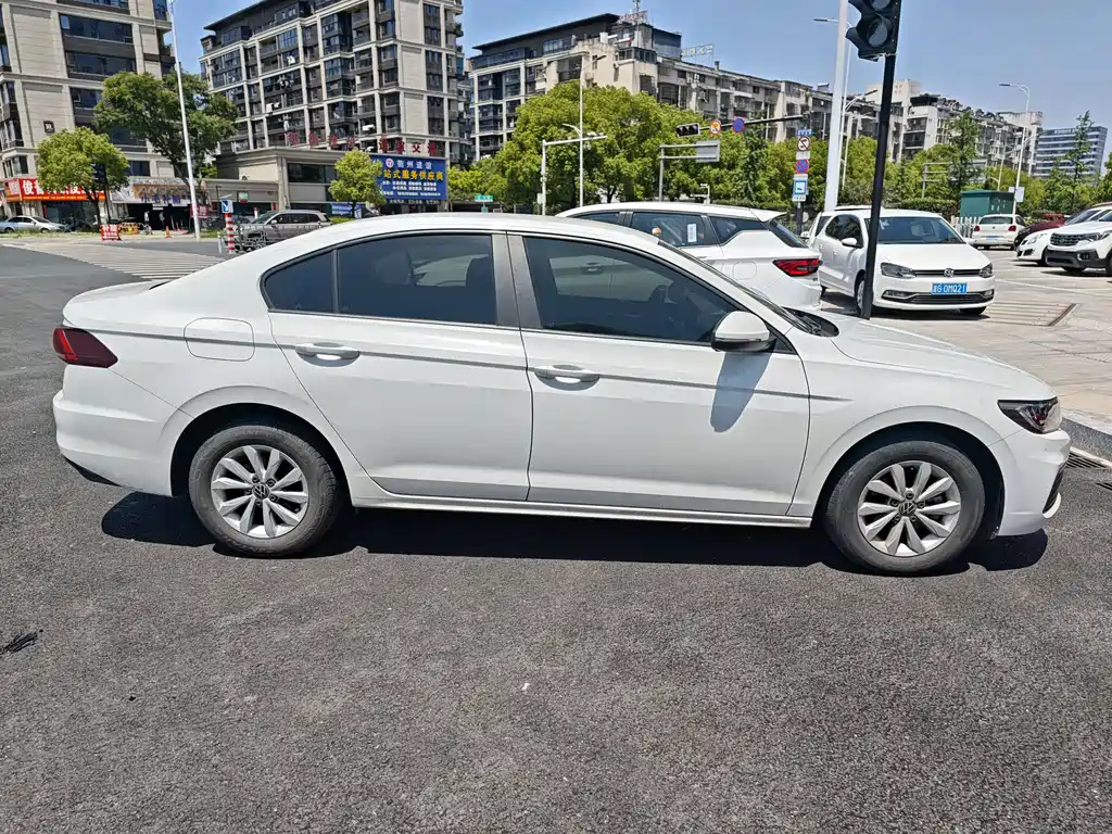Bora 2021 1.5L automatic fashion smart connected version купить на сайте DeffCars