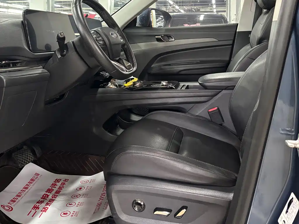 Equator 2022 EcoBoost 170 Platinum Collar купить на сайте DeffCars