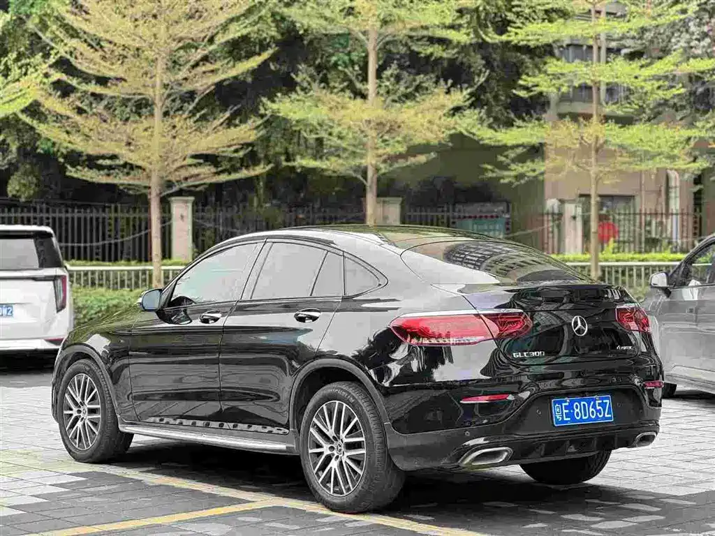 Mercedes-Benz GLC Coupe 2020 GLC 300 4MATIC Coupe SUV купить на сайте DeffCars