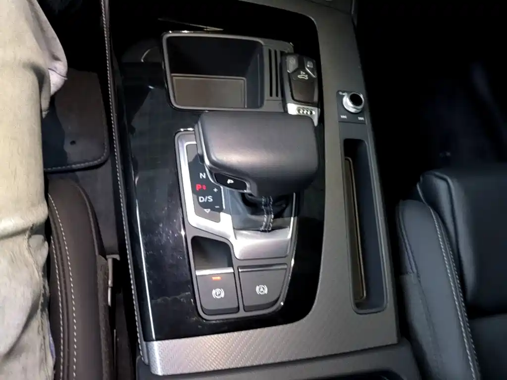 Audi Q5L 2023 40T luxury and dynamic model купить на сайте DeffCars