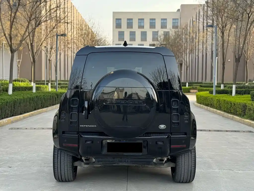 Land Rover Defender 2024 110 3.0T P400 X-DYNAMIC HSE купить на сайте DeffCars