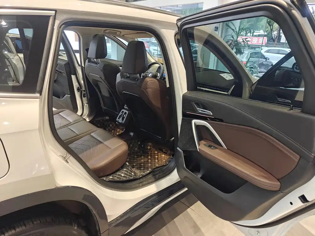 BMW X1 2023 sDrive20Li X Design Package купить на сайте DeffCars