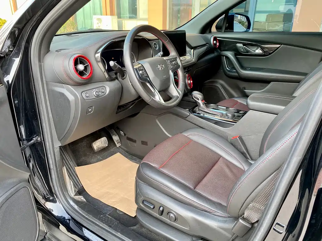 Trailblazer 2022 mild hybrid 650T RS Twin-Clutch four-wheel drive 7-seat engine version купить на сайте DeffCars