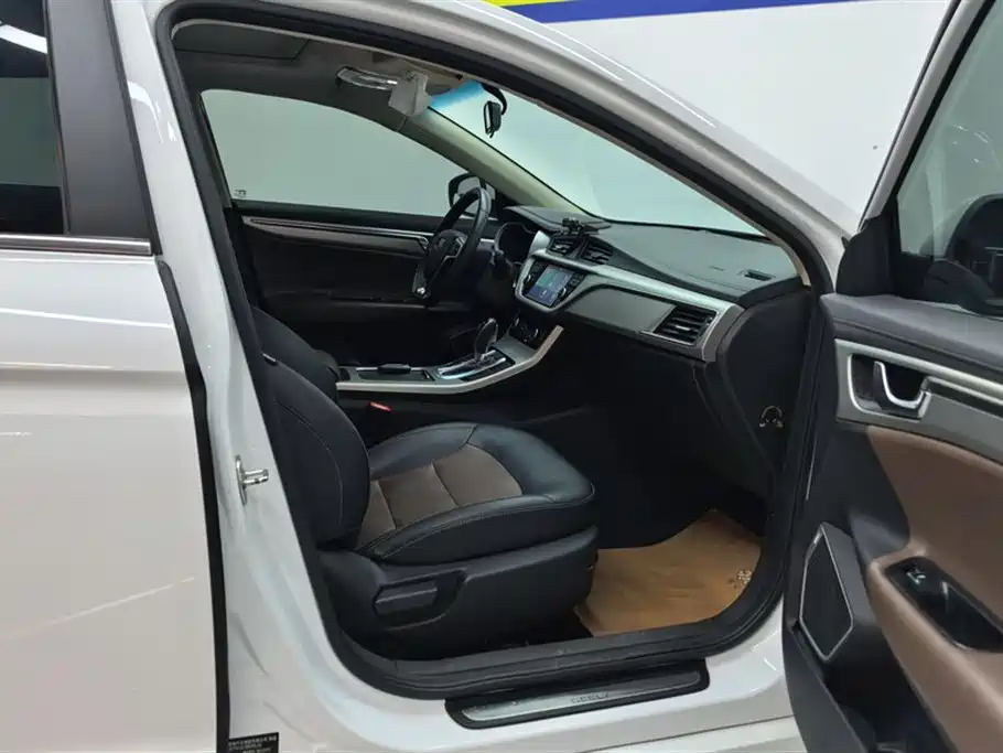 Emgrand GL 2017 1.3T DCT premium model купить на сайте DeffCars
