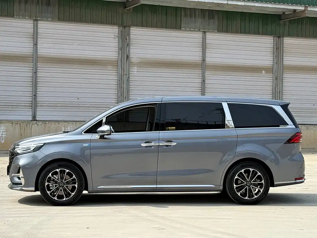 Roewe iMAX8 2022 400TGI Gathering Edition купить на сайте DeffCars