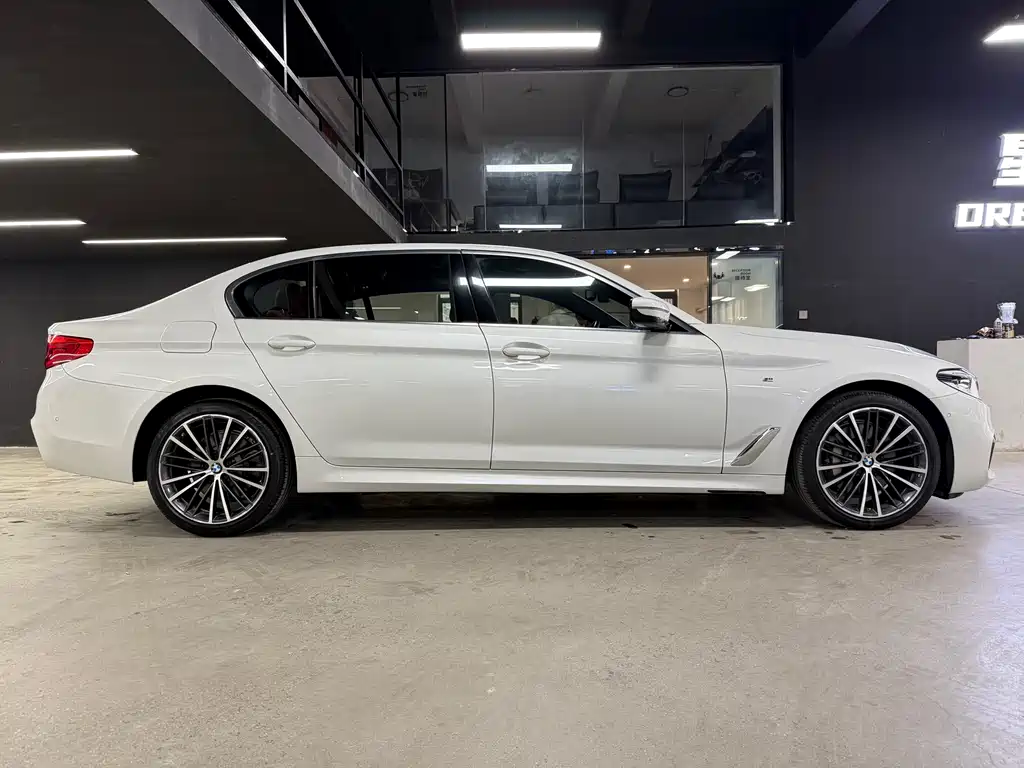 BMW 5 Series 2020 530Li Leading M Sports Package купить на сайте DeffCars