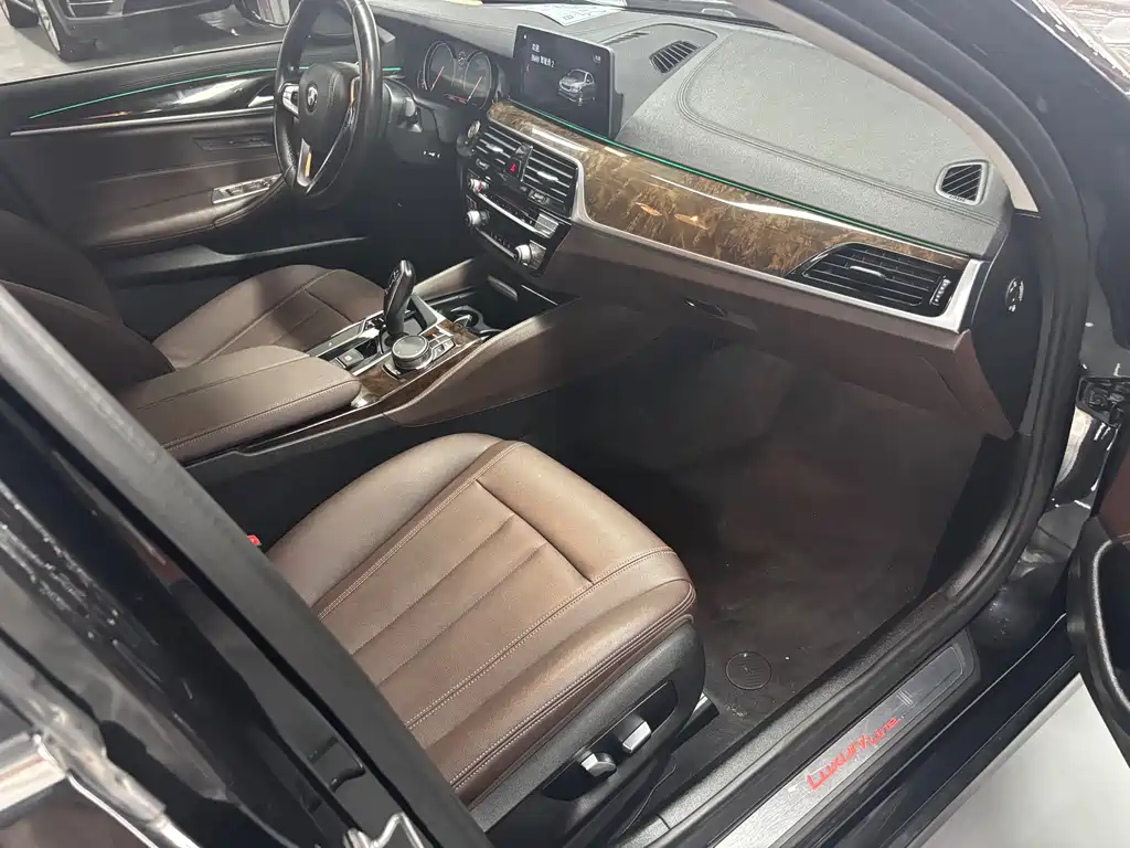 BMW 5 Series 2018 525Li Luxury Package купить на сайте DeffCars