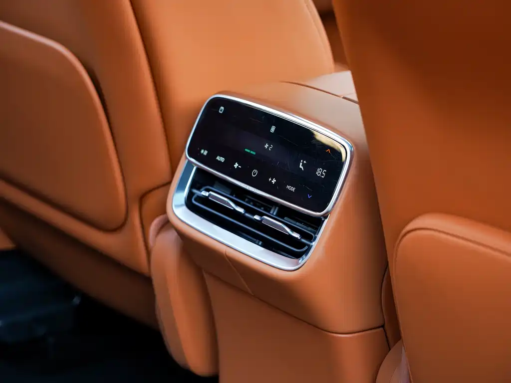 Wenjie M8 2025 pure electric Max+ six-seater long-range version 896-line lidar) купить на сайте DeffCars