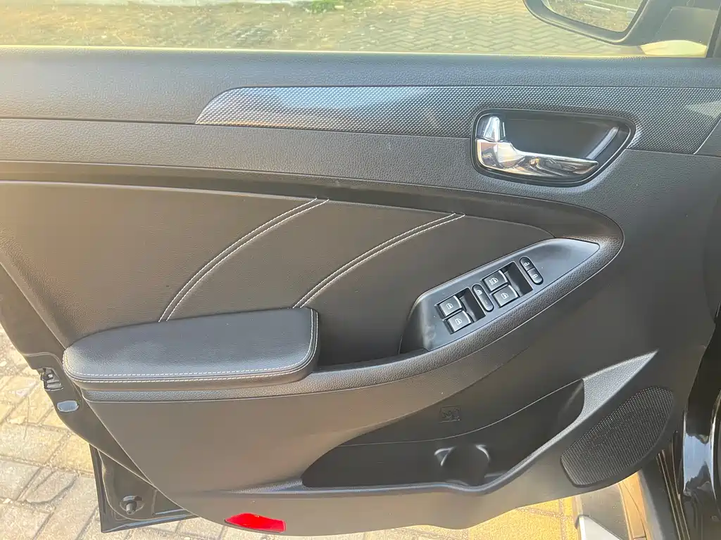 Fengguang 580 2017 1.5T CVT comfort model купить на сайте DeffCars