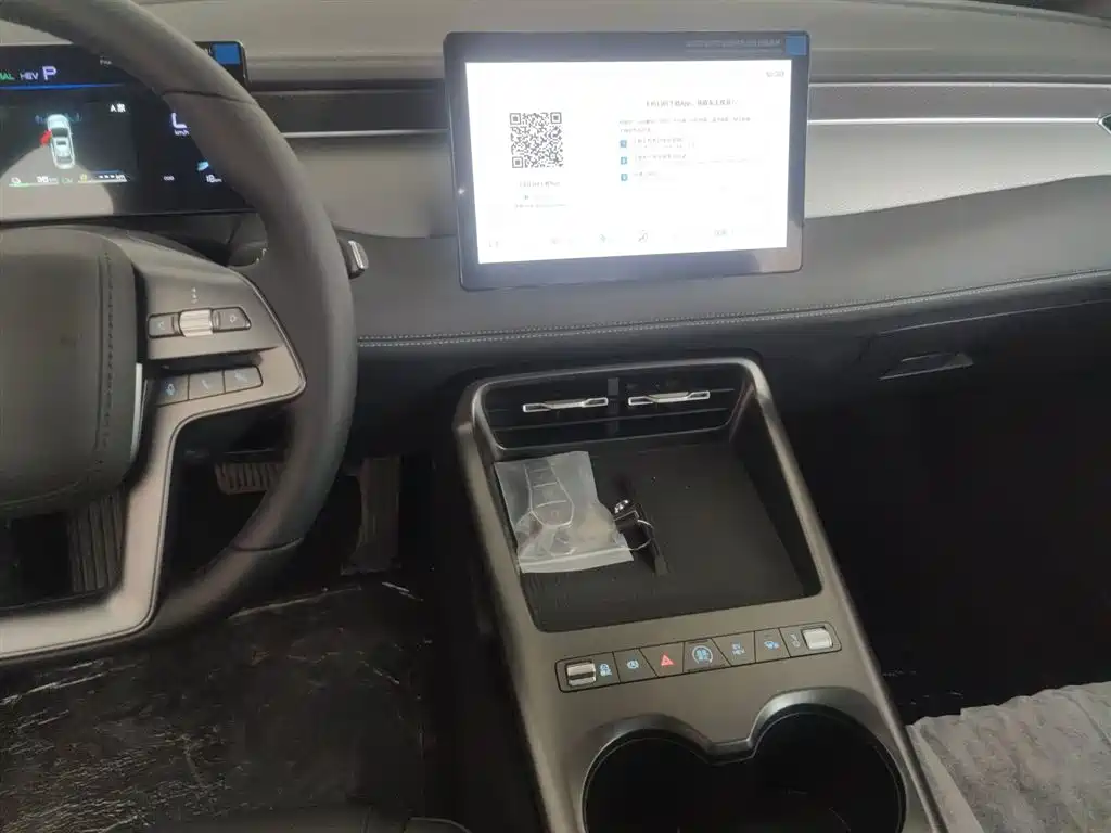 Qin PLUS 2025 DM-i Smart Driving Edition 128KM Enterprising Type купить на сайте DeffCars
