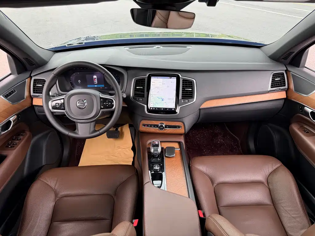 Volvo XC90 2023 B5 Smart Deluxe Edition 5-seater купить на сайте DeffCars
