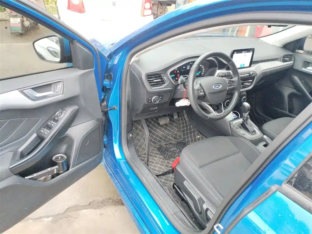 Focus 2020 Hatchback 1.5L Automatic Front Jump купить на сайте DeffCars