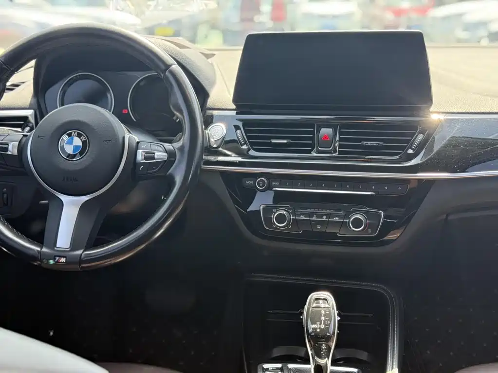 BMW 1 Series 2023 120i M Sports Light Edition купить на сайте DeffCars