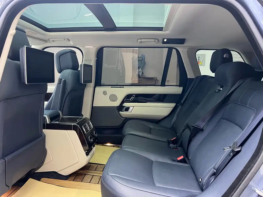 Range Rover 2021 3.0 L6 Legend Extended Classic Edition купить на сайте DeffCars