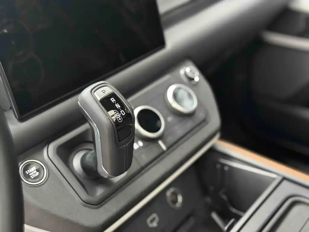 Land Rover Defender 2023 facelift 110 3.0T P400 X-DYNAMIC HSE купить на сайте DeffCars