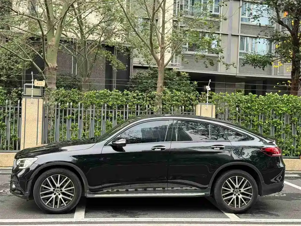Mercedes-Benz GLC Coupe 2020 GLC 300 4MATIC Coupe SUV купить на сайте DeffCars