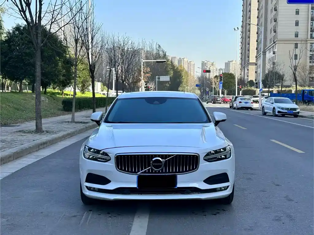 Volvo S90 2017 T4 Zhiyuan Edition купить на сайте DeffCars