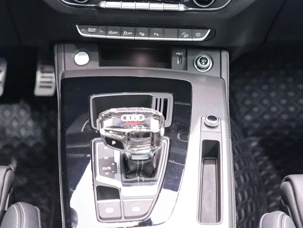 Audi Q5L 2022 facelift 45T luxury and dynamic model купить на сайте DeffCars