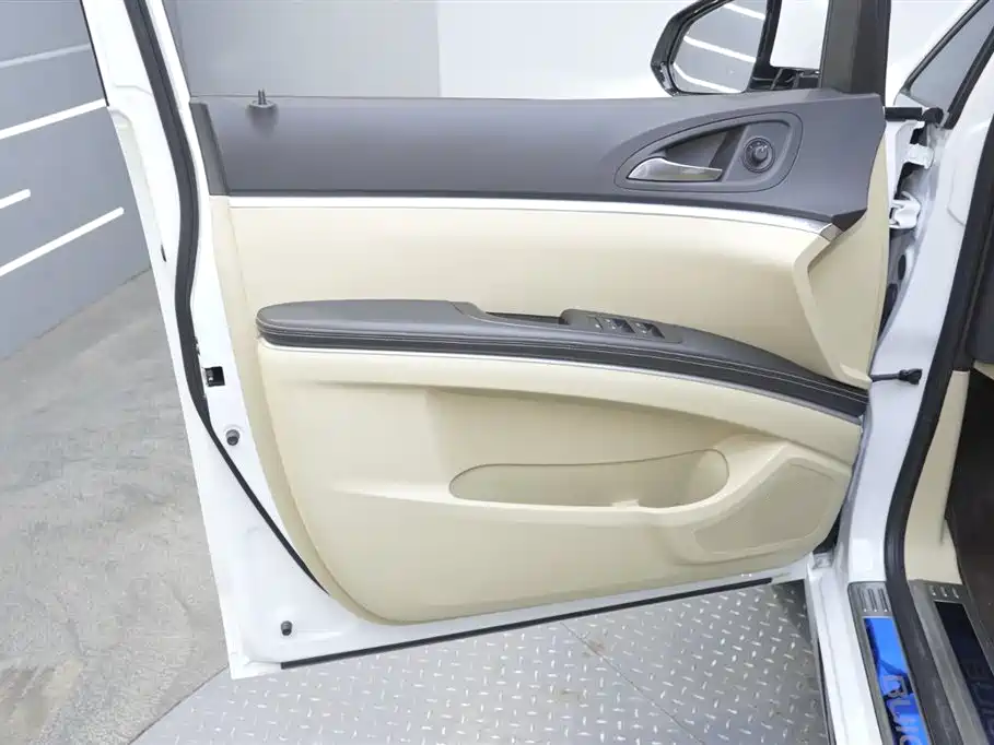 Buick GL8 2023 facelift land business class luxury купить на сайте DeffCars
