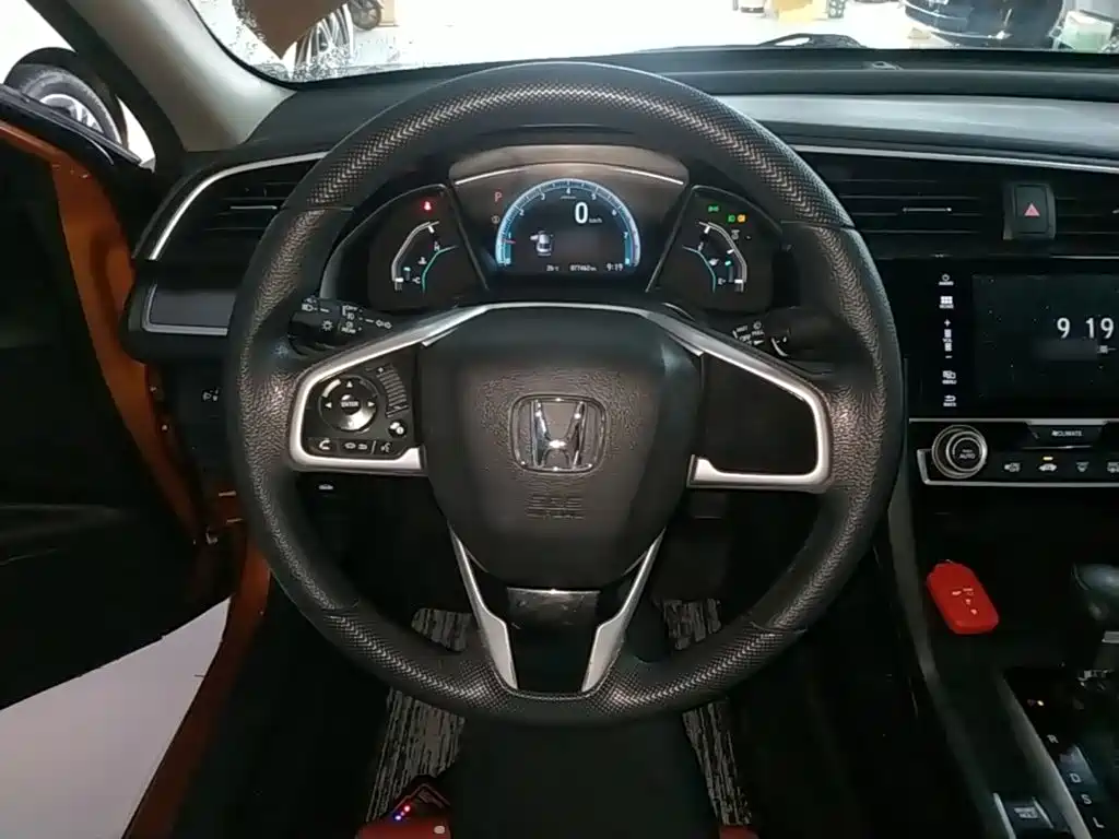 Civic 2016 220TURBO CVT Deluxe Edition купить на сайте DeffCars