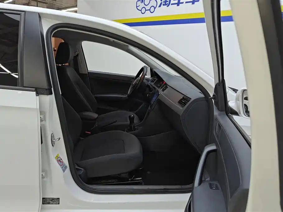 Santana 2015 1.4L Manual Fashion Edition купить на сайте DeffCars