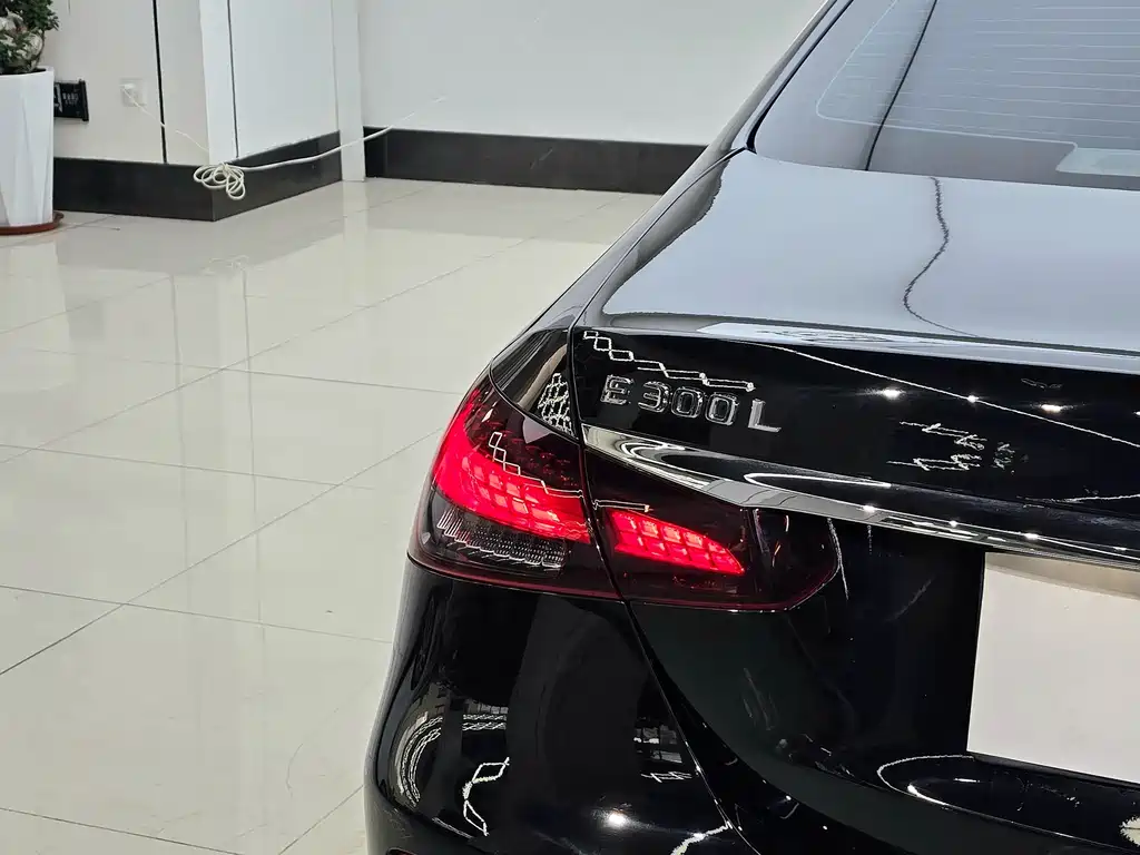 Mercedes-Benz E-Class 2023 E 300 L Luxury Model купить на сайте DeffCars