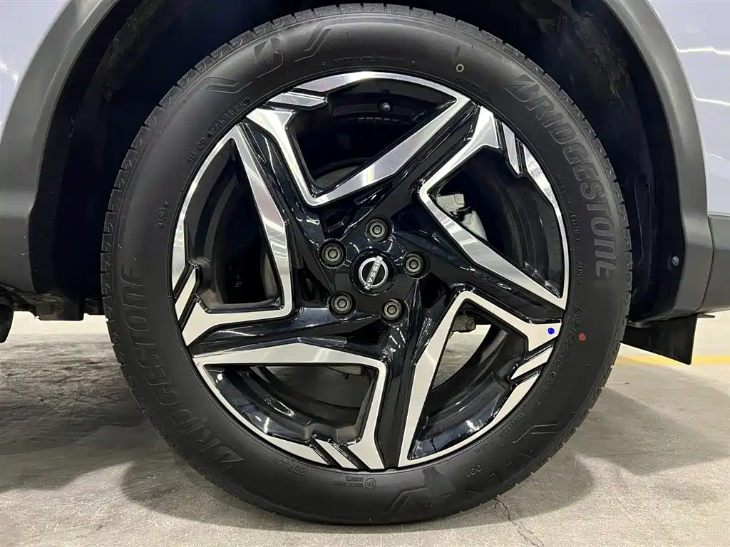 Qashqai 2025 Honor 2.0L CVT XV+ Leading Edition купить на сайте DeffCars