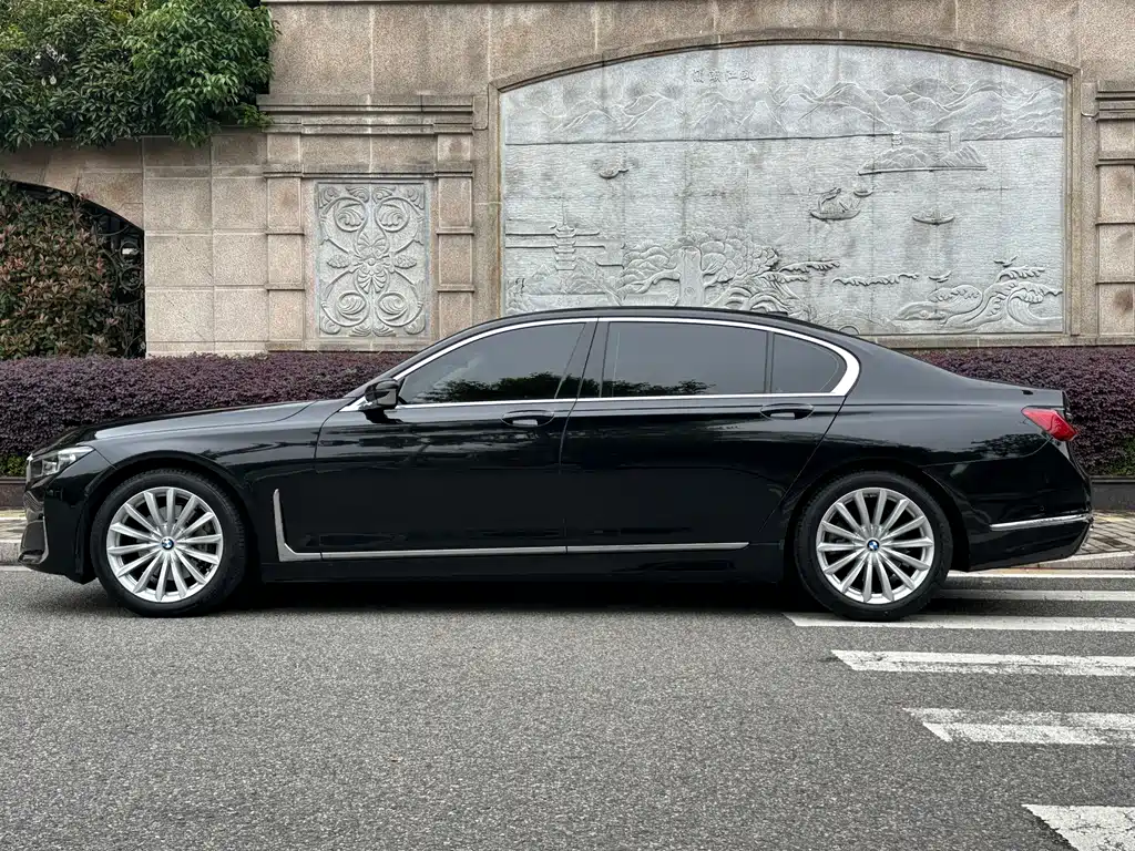 BMW 7 Series 2019 730Li Luxury Package купить на сайте DeffCars