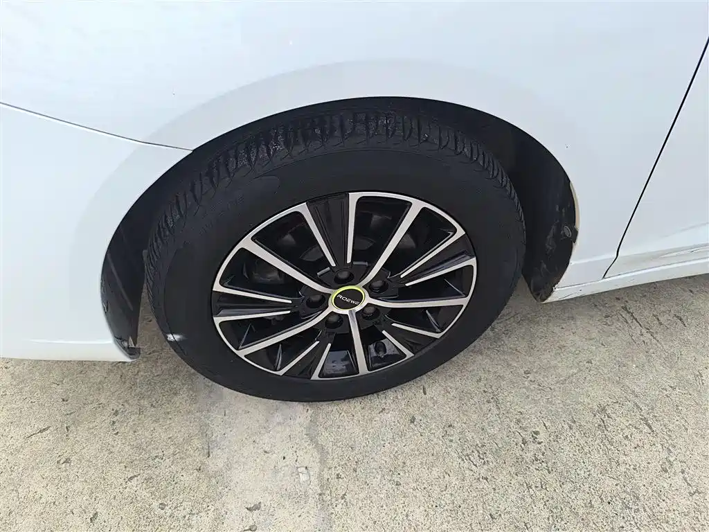Roewe i5 2021 1.5L CVT Platinum Edition купить на сайте DeffCars