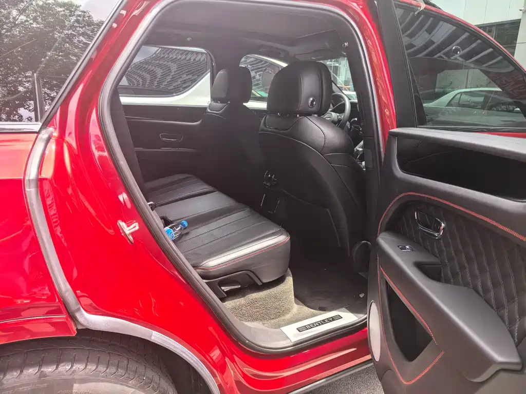 Bentayga 2021 4.0T V8 купить на сайте DeffCars