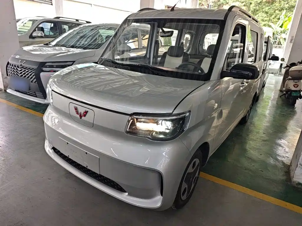 Hong Guang Light EV 2025 305km aggressive model купить на сайте DeffCars