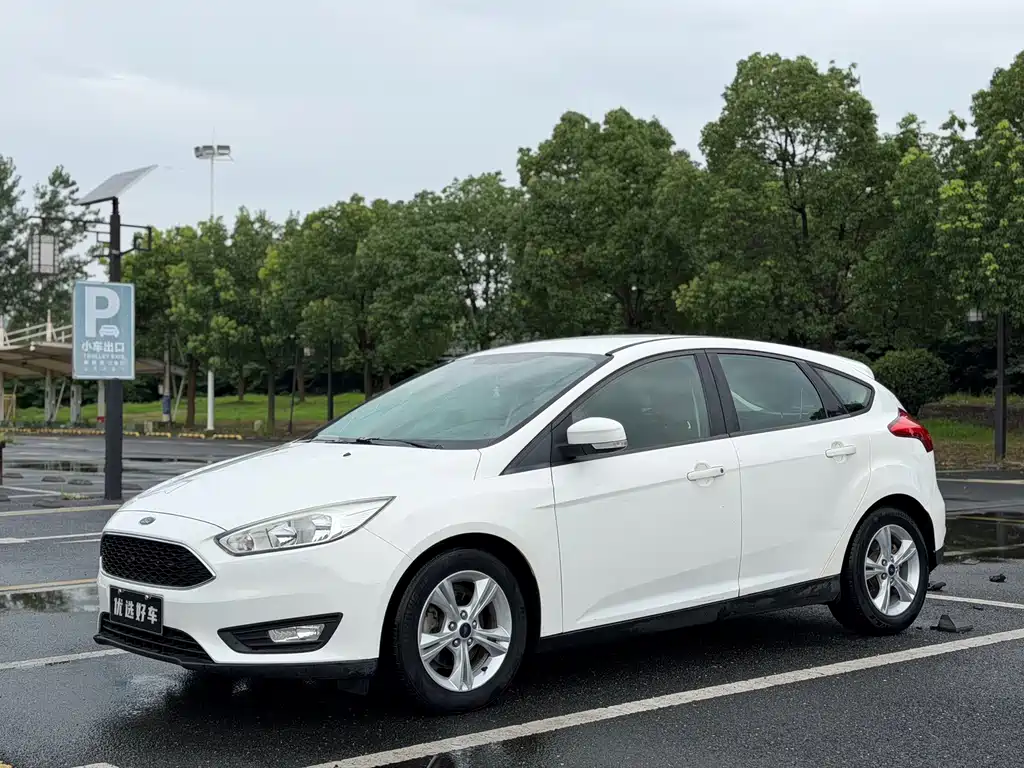Focus 2017 Hatchback 1.6L Automatic Comfort Senova Zhixing Edition купить на сайте DeffCars
