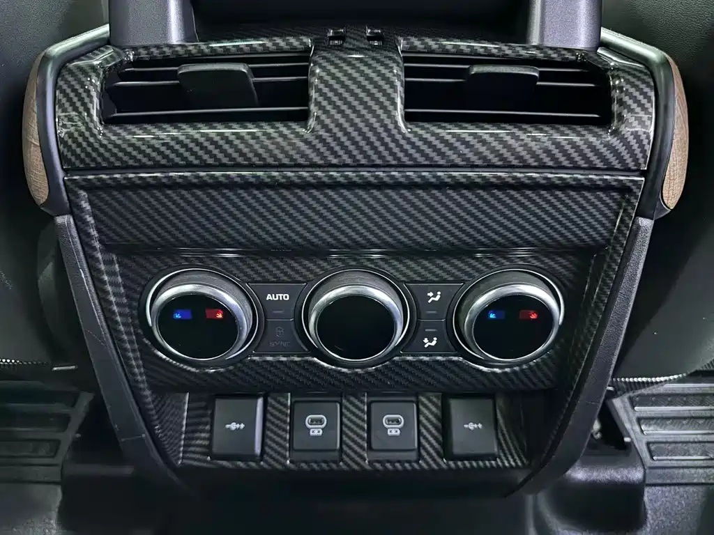 Land Rover Defender 2022 110 P400 X-DYNAMIC HSE купить на сайте DeffCars